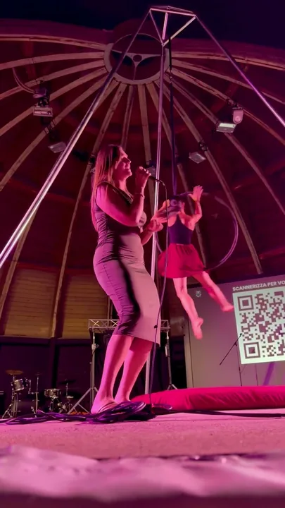 Video di Steve Hogan e Silvia Caprioli, fuori gara, al Talent 2026